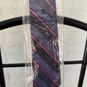 Brooks Brothers Blue and Pink Diagonal Stripe Tie